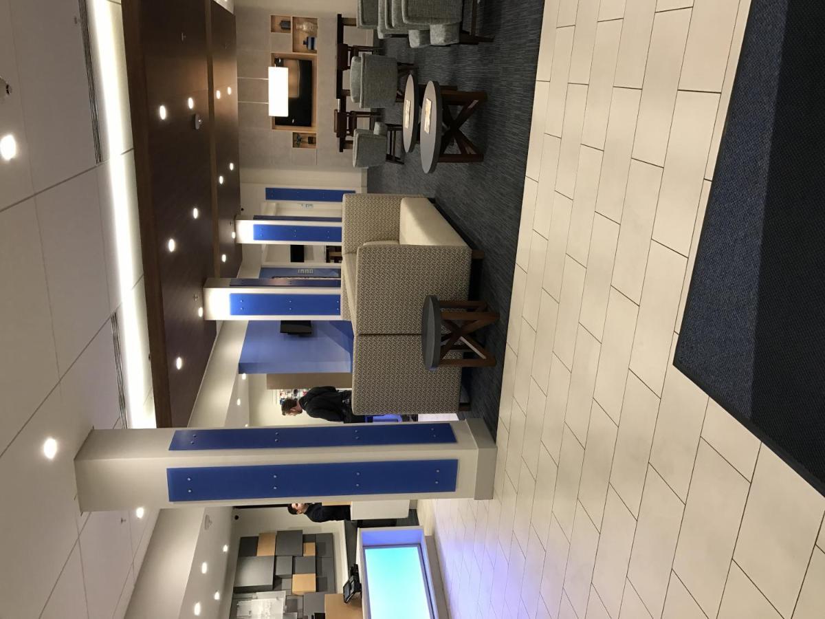 Holiday Inn Express Visalia-Sequoia Gateway Area By Ihg Экстерьер фото